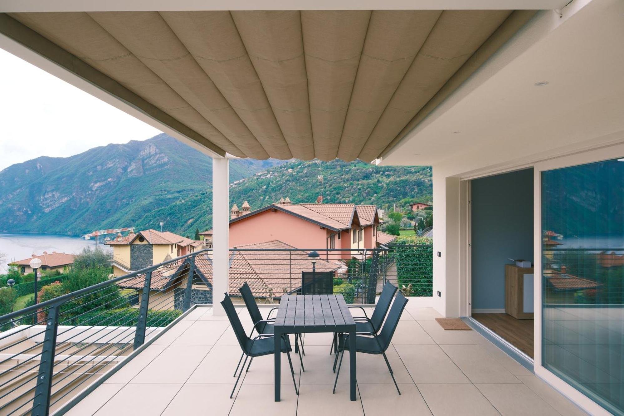Costa Blu - Terrace Overlooking The Lake & Pool Riva di Solto Esterno foto