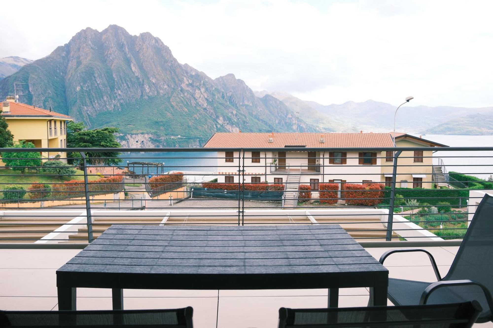 Costa Blu - Terrace Overlooking The Lake & Pool Riva di Solto Esterno foto