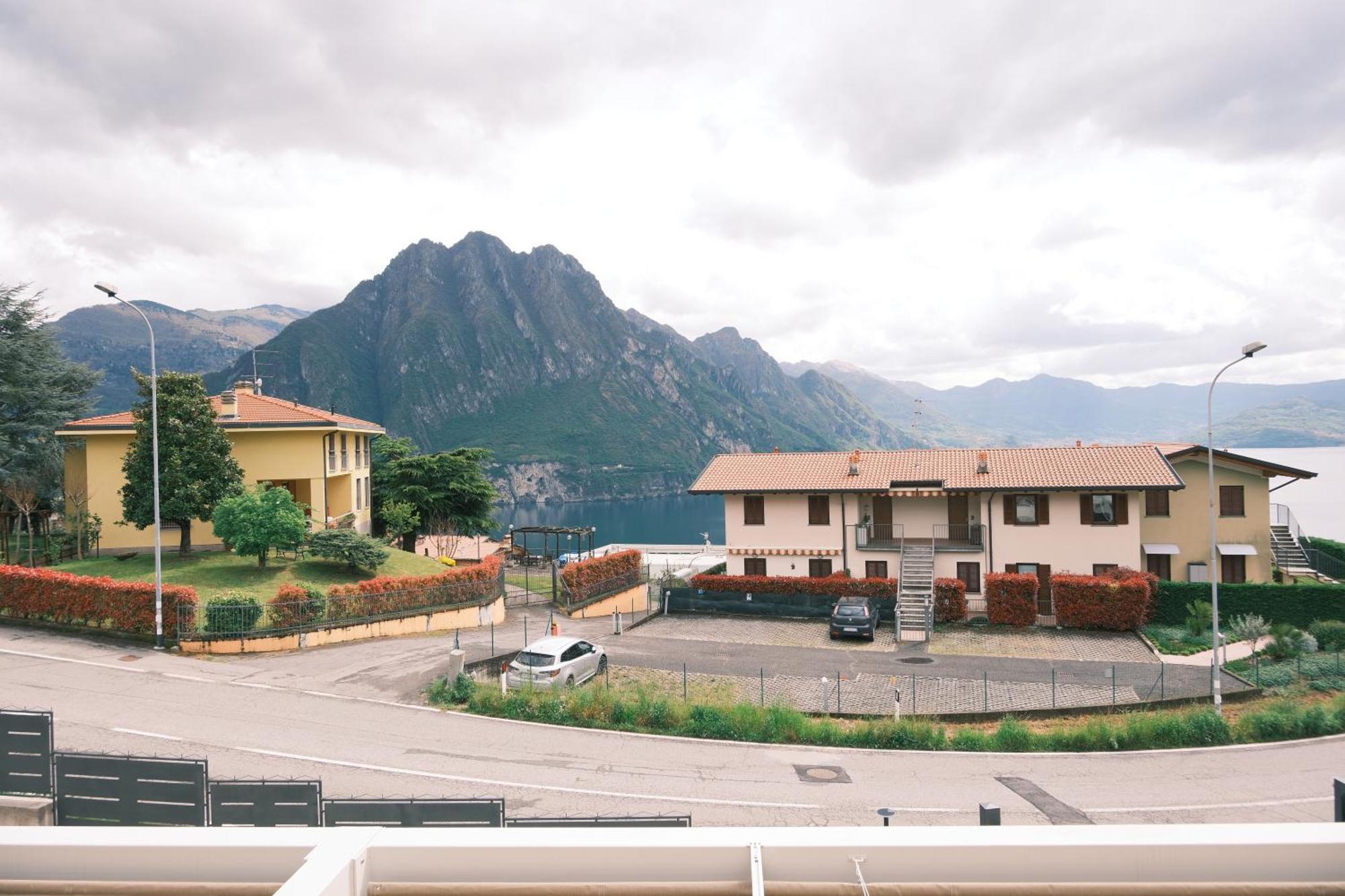 Costa Blu - Terrace Overlooking The Lake & Pool Riva di Solto Esterno foto