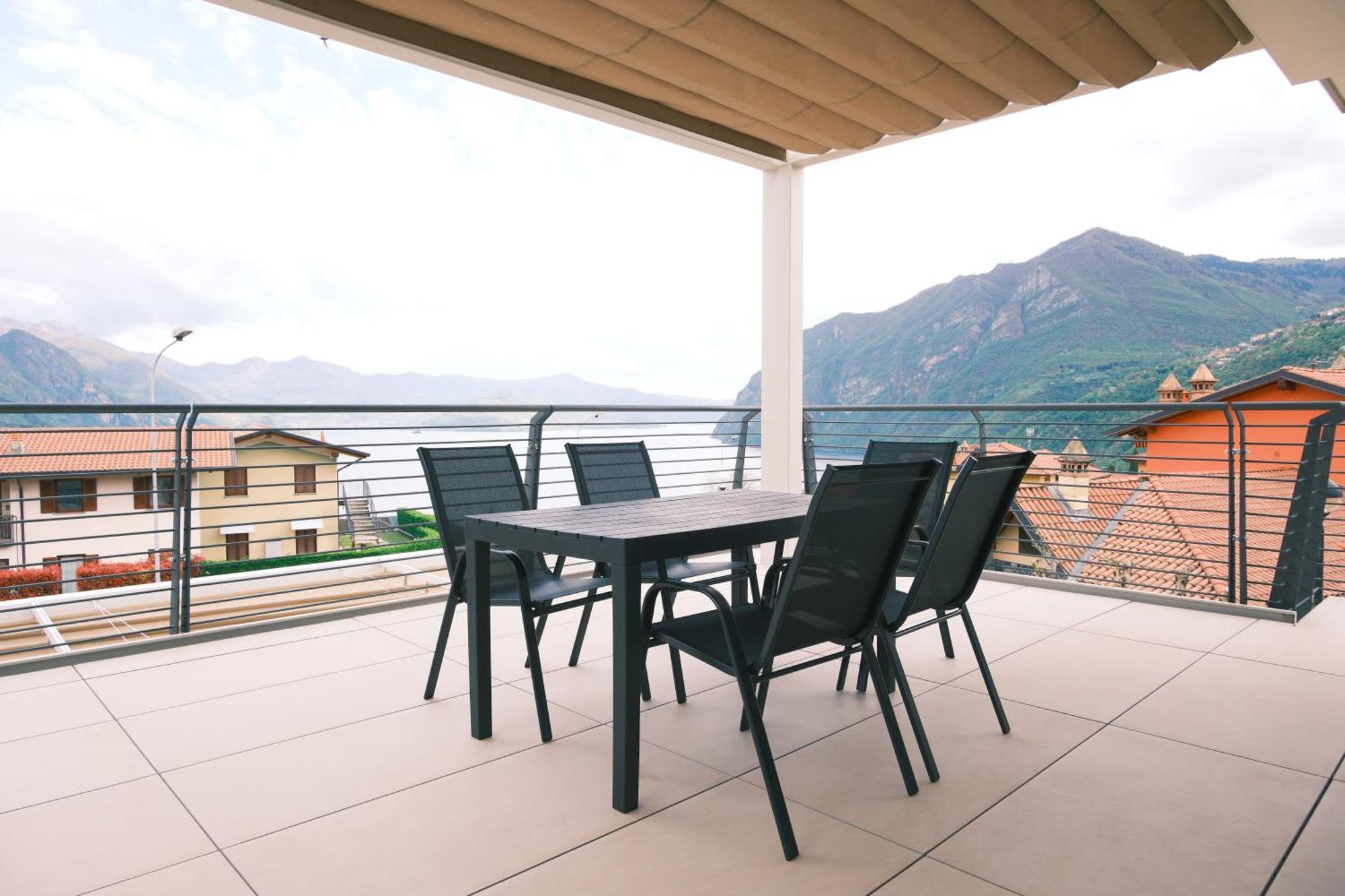Costa Blu - Terrace Overlooking The Lake & Pool Riva di Solto Esterno foto