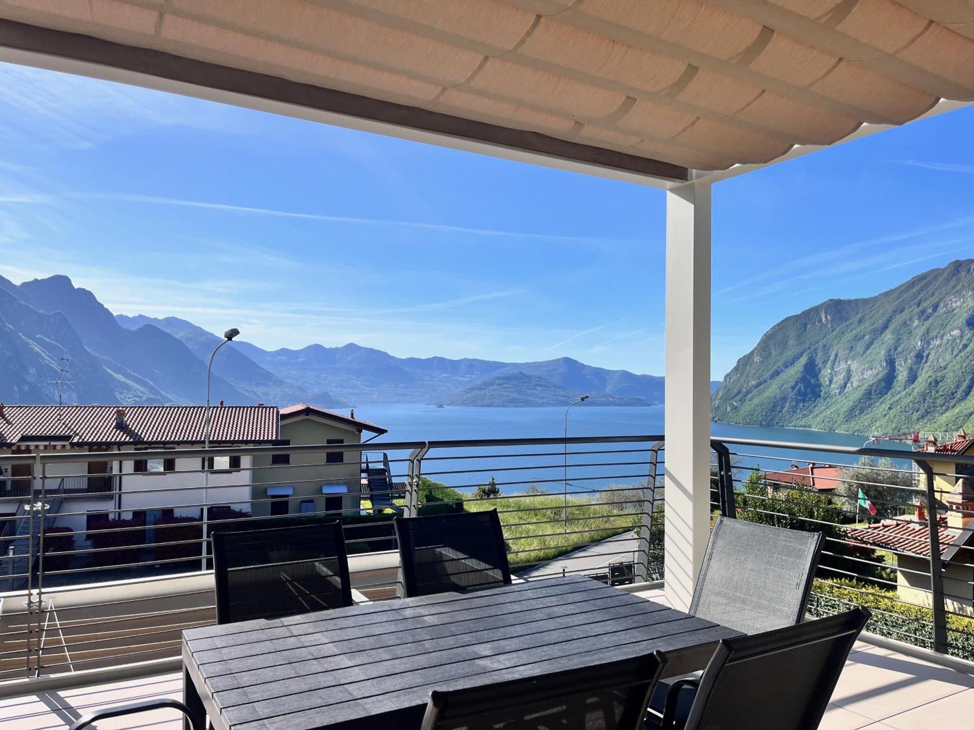 Costa Blu - Terrace Overlooking The Lake & Pool Riva di Solto Esterno foto