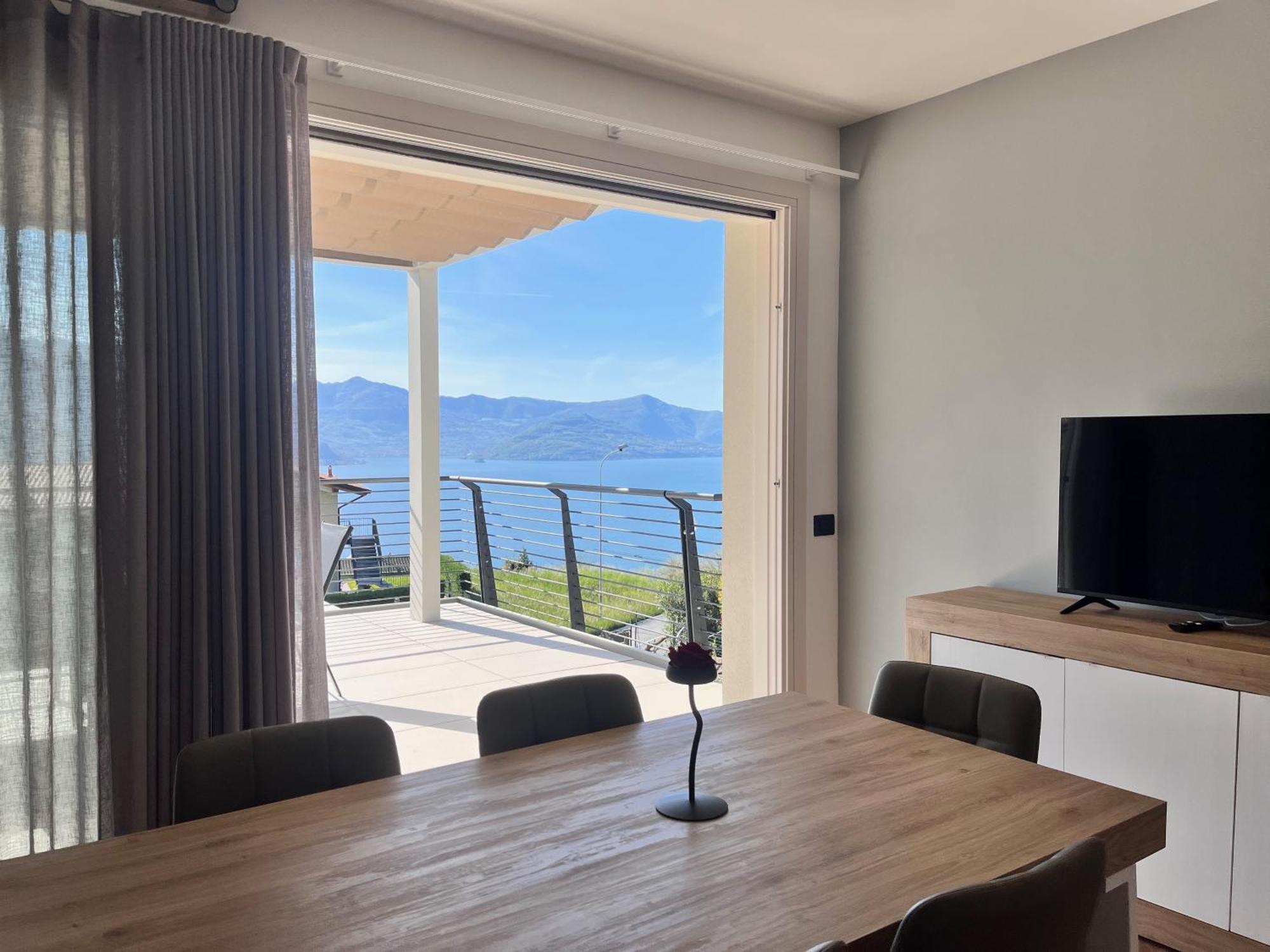 Costa Blu - Terrace Overlooking The Lake & Pool Riva di Solto Esterno foto