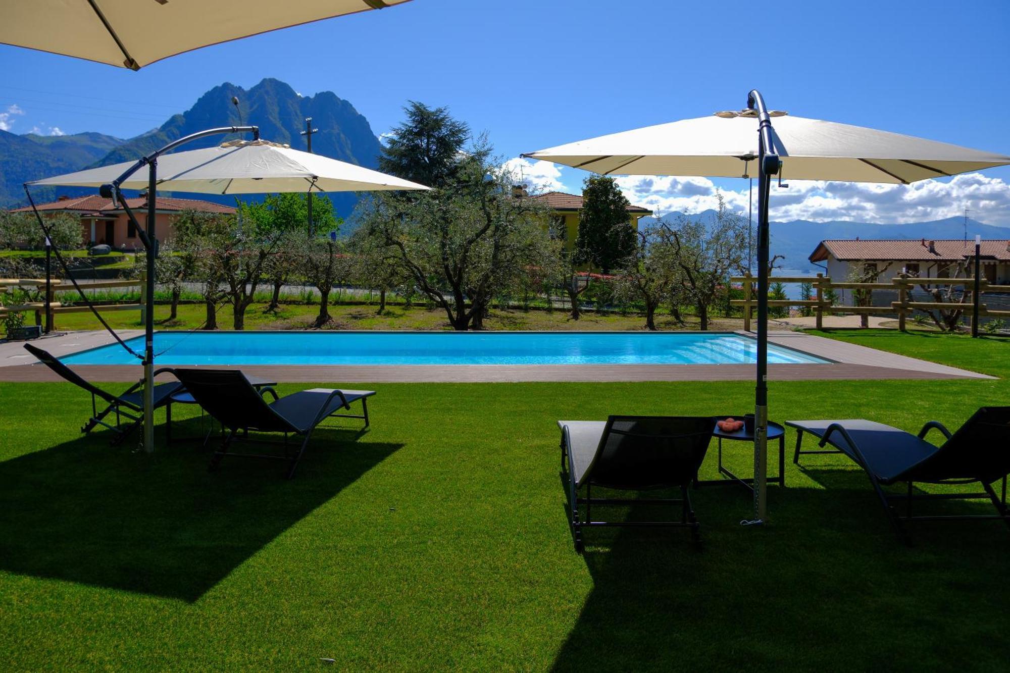 Costa Blu - Terrace Overlooking The Lake & Pool Riva di Solto Esterno foto