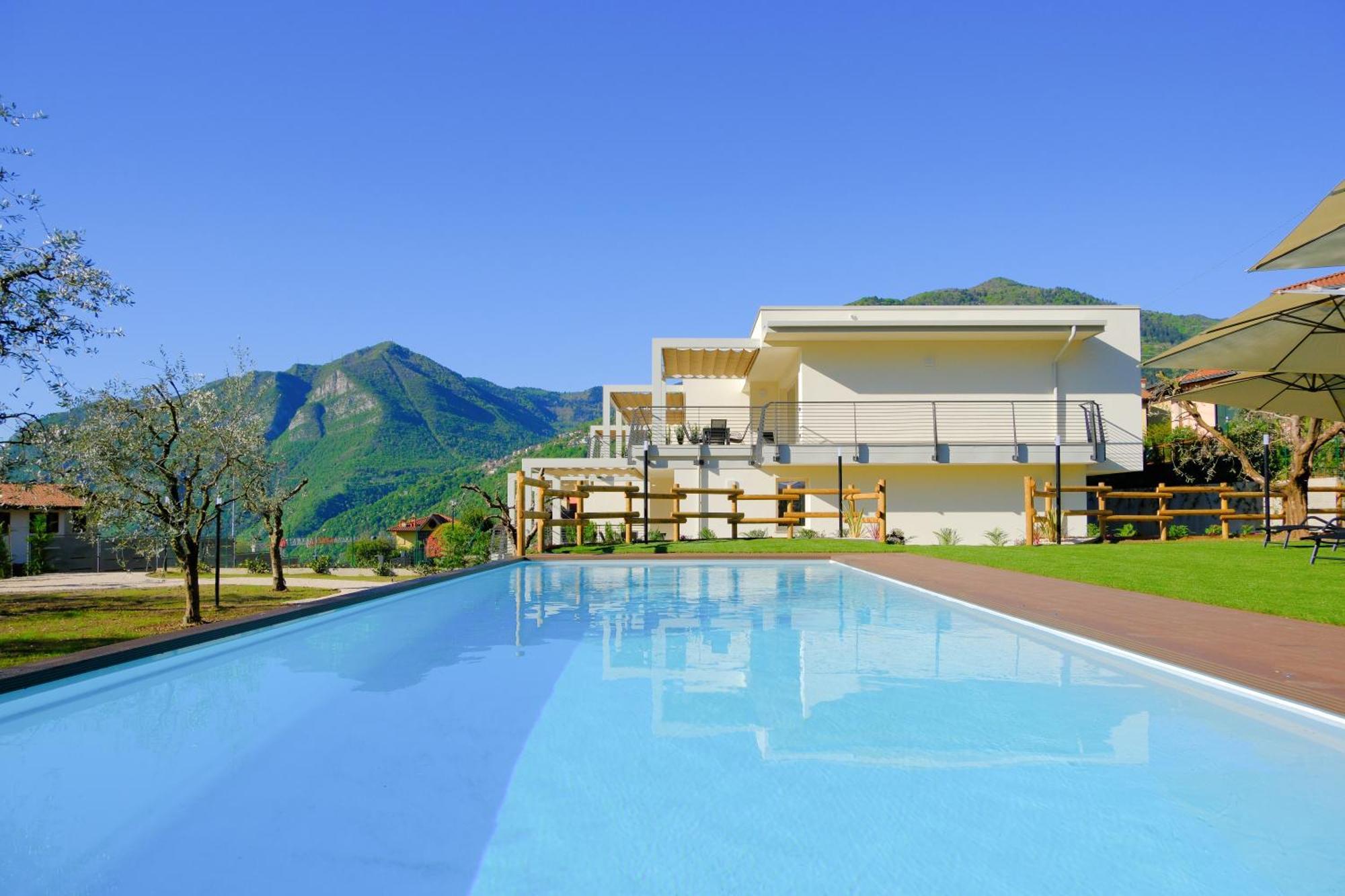 Costa Blu - Terrace Overlooking The Lake & Pool Riva di Solto Esterno foto