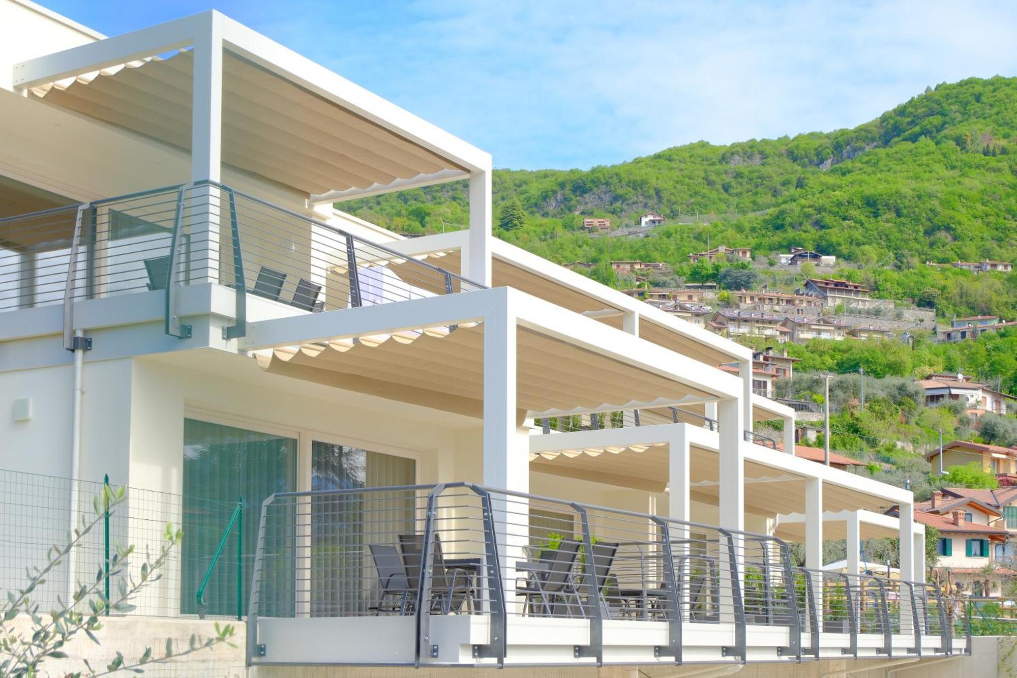 Costa Blu - Terrace Overlooking The Lake & Pool Riva di Solto Esterno foto