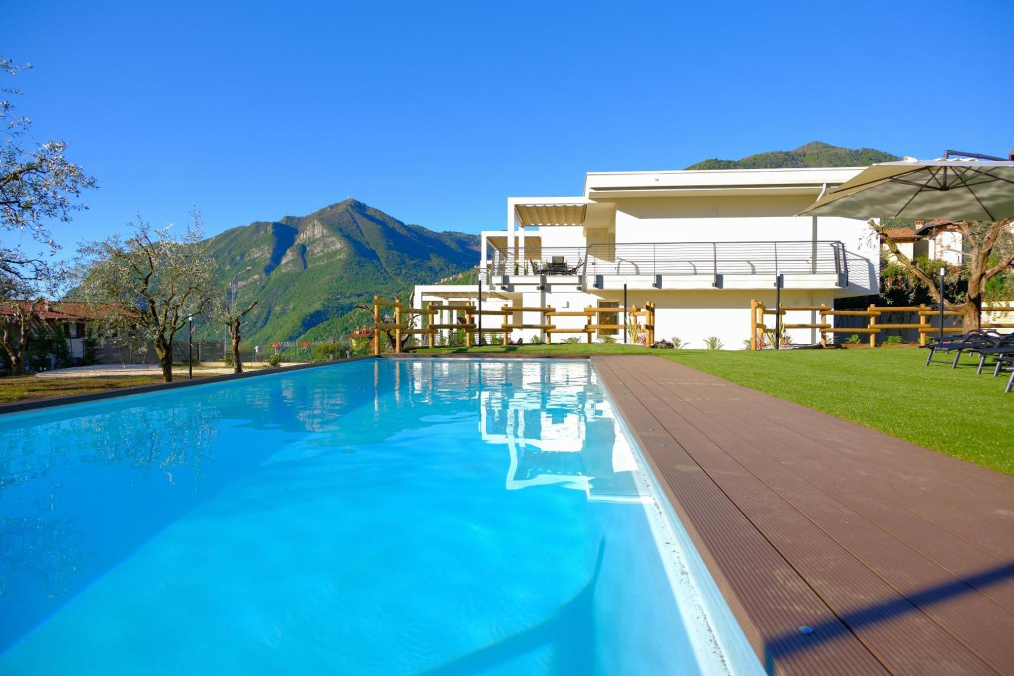 Costa Blu - Terrace Overlooking The Lake & Pool Riva di Solto Esterno foto