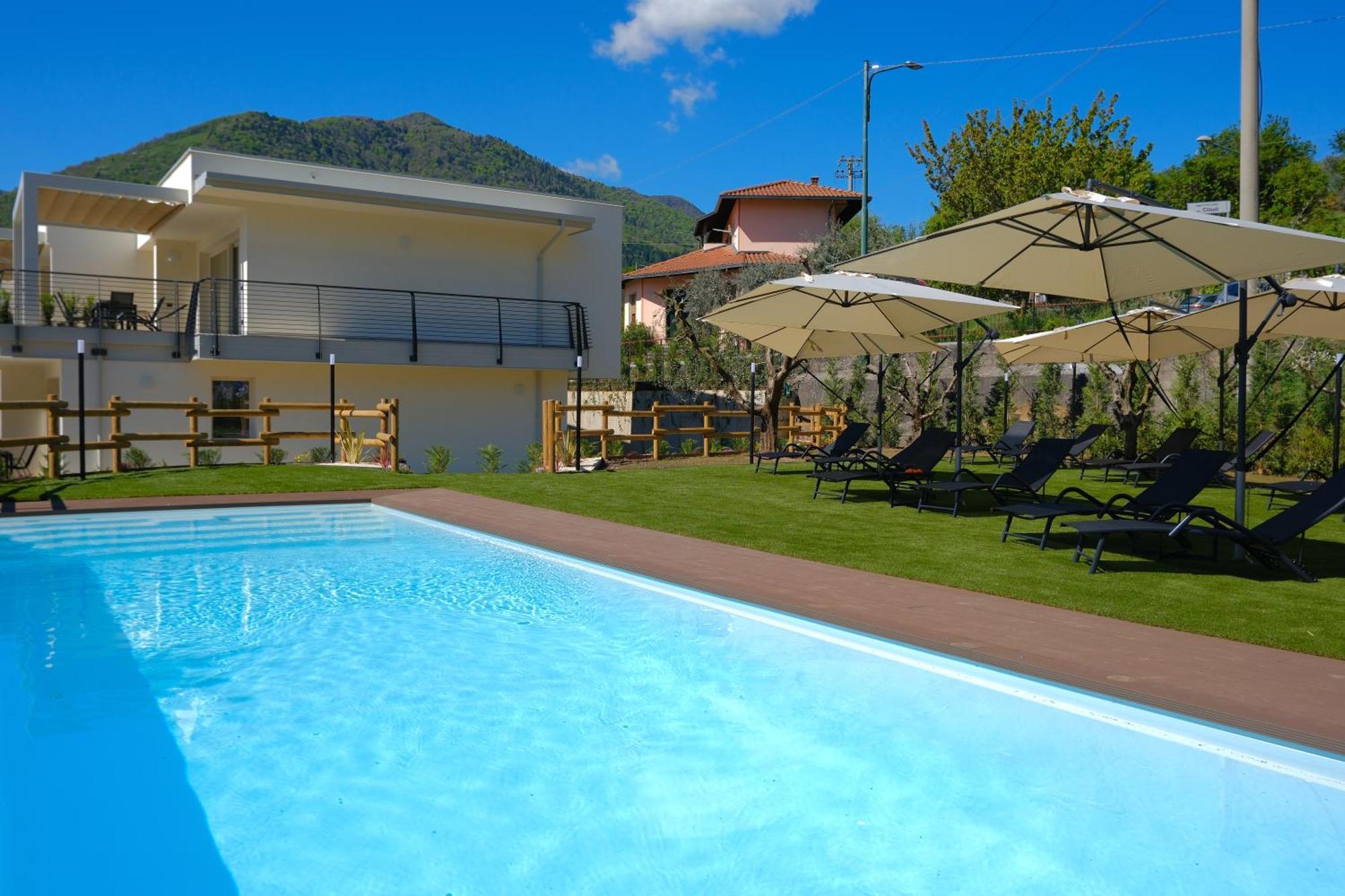 Costa Blu - Terrace Overlooking The Lake & Pool Riva di Solto Esterno foto