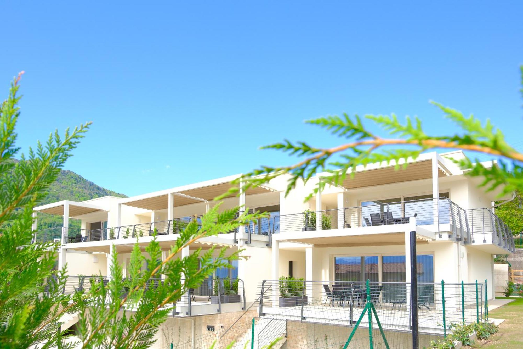 Costa Blu - Terrace Overlooking The Lake & Pool Riva di Solto Esterno foto
