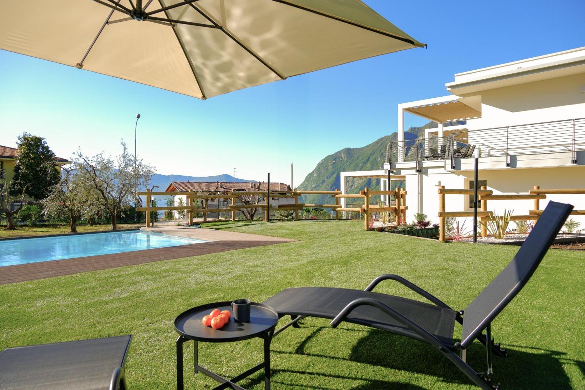 Costa Blu - Terrace Overlooking The Lake & Pool Riva di Solto Esterno foto