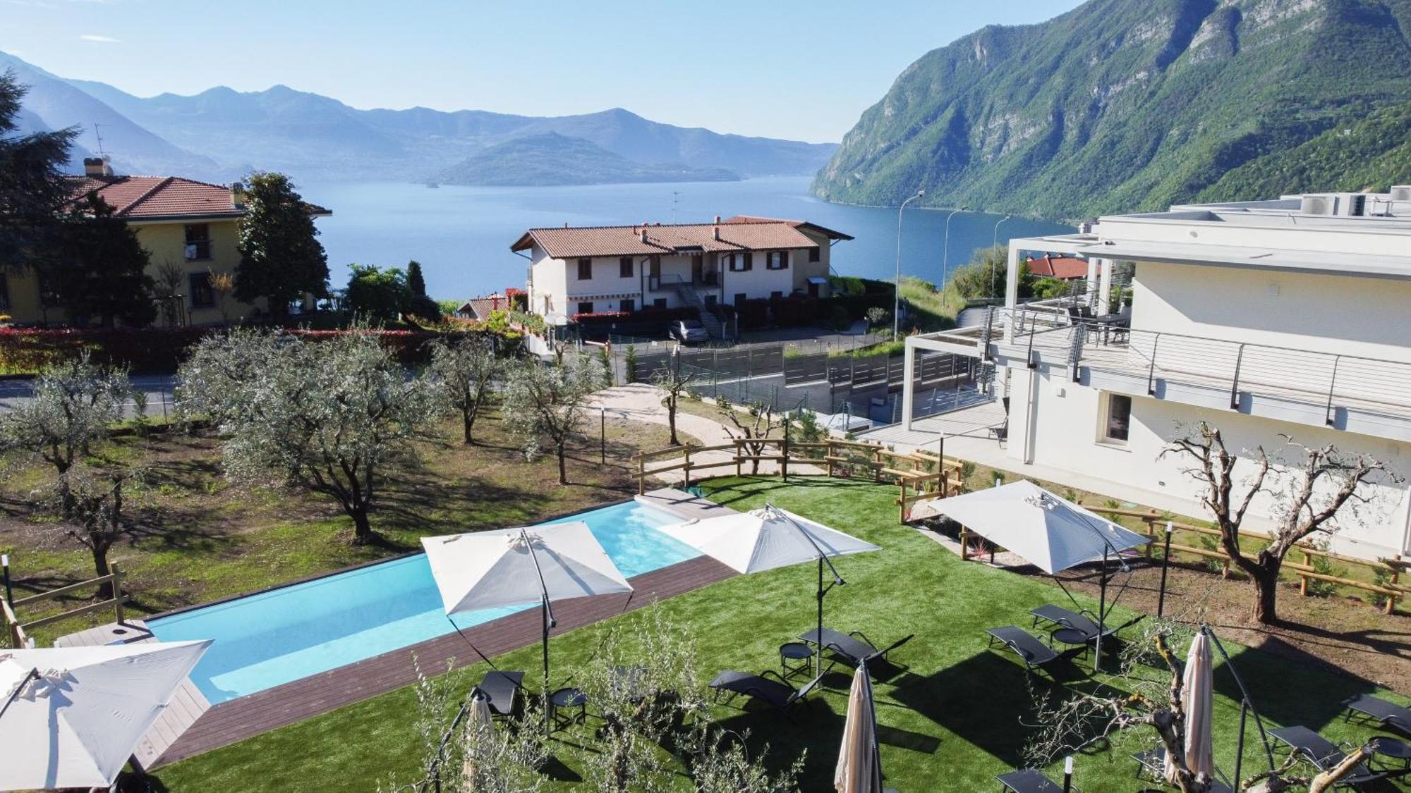 Costa Blu - Terrace Overlooking The Lake & Pool Riva di Solto Esterno foto