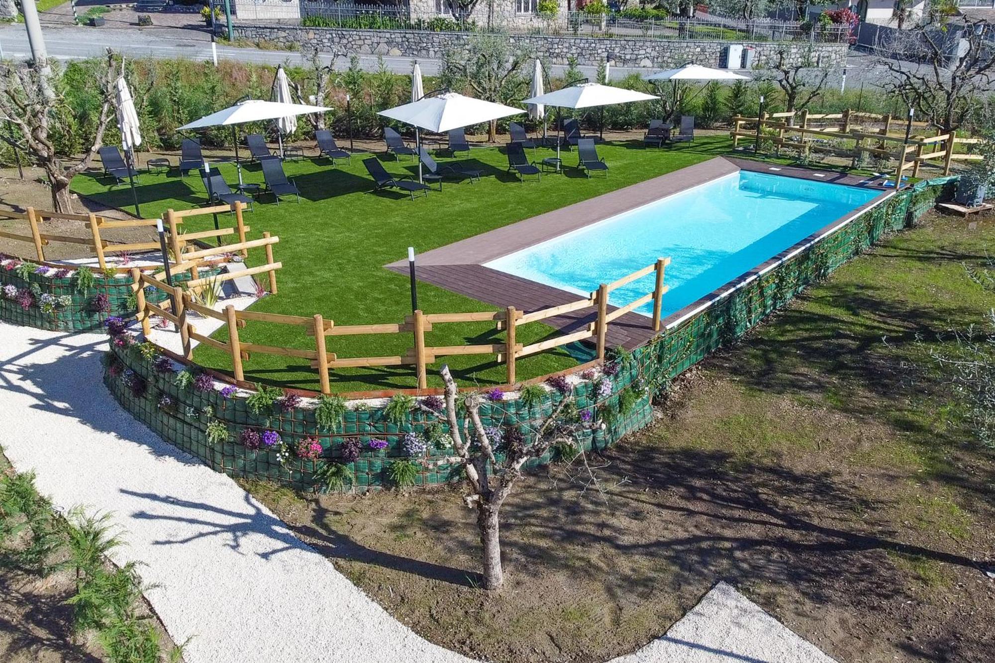 Costa Blu - Terrace Overlooking The Lake & Pool Riva di Solto Esterno foto